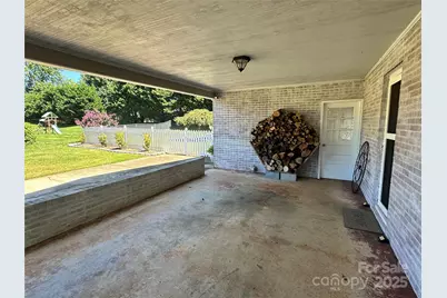 2309 Briarwood Street SW, Lenoir, NC 28645 - Photo 5