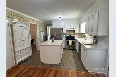 2309 Briarwood Street SW, Lenoir, NC 28645 - Photo 7