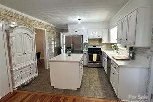 2309 Briarwood Street SW, Lenoir, NC 28645 - Photo 7