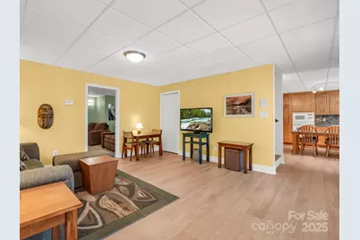 2137 6th Street NW, Hickory, NC 28601 - Photo 33