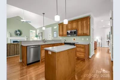 2137 6th Street NW, Hickory, NC 28601 - Photo 11