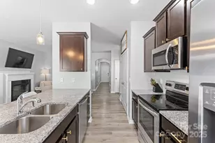 8048 Alderton Ln, Charlotte, NC 28215 - Photo 17