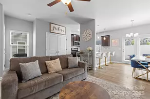 8048 Alderton Ln, Charlotte, NC 28215 - Photo 5