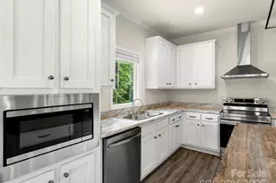 16 Eagle Dr, Hendersonville, NC 28792 - Photo 9