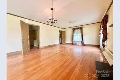 347 E Main Avenue, Taylorsville, NC 28681 - Photo 9