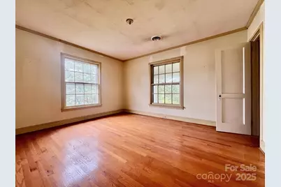 347 E Main Avenue, Taylorsville, NC 28681 - Photo 17