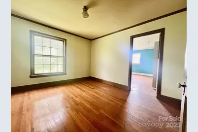 347 E Main Avenue, Taylorsville, NC 28681 - Photo 11