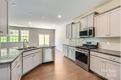 1039 Lookout Shoals Drive, Fort Mill, SC 29715 - Photo 5