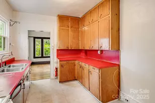 206 Rhododendron Dr, Brevard, NC 28712 - Photo 17