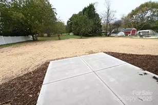 3835 Sulphur Springs Rd NE, Hickory, NC 28601 - Photo 23