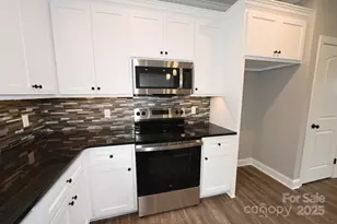 3835 Sulphur Springs Rd NE, Hickory, NC 28601 - Photo 13