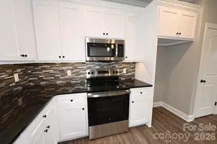 3835 Sulphur Springs Rd NE, Hickory, NC 28601 - Photo 15