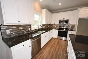 3835 Sulphur Springs Rd NE, Hickory, NC 28601 - Photo 11