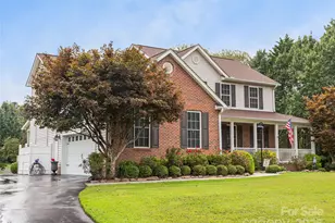 62 Classic Oaks Cir, Hendersonville, NC 28792 - Photo 3