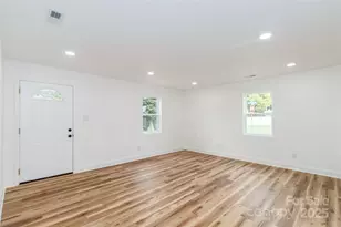 317 S High St, Lincolnton, NC 28092 - Photo 5