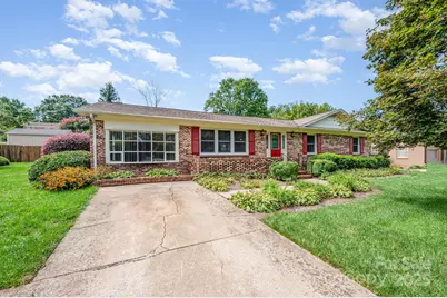 2425 Essen Lane, Gastonia, NC 28054 - Photo 3