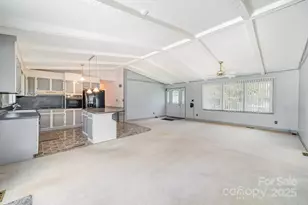 2425 Essen Ln, Gastonia, NC 28054 - Photo 9