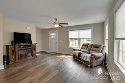 2661 N Ashe Avenue, Newton, NC 28658 - Photo 3