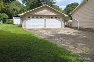 105 Redcoat Dr, Fort Mill, SC 29715 - Photo 3