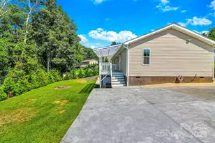 185 Bradshaw Cir, Candler, NC 28715 - Photo 7