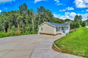 185 Bradshaw Cir, Candler, NC 28715 - Photo 5