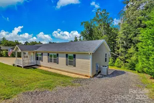 185 Bradshaw Cir, Candler, NC 28715 - Photo 3