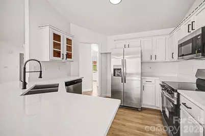 7941 Mossycup Drive, Charlotte, NC 28215 - Photo 3