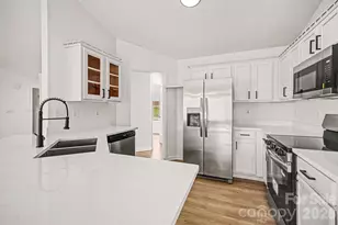 7941 Mossycup Dr, Charlotte, NC 28215 - Photo 3