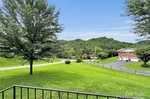 35 Bramlett Dr, Waynesville, NC 28785 - Photo 17