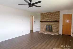 125 Fulton Dr, Hendersonville, NC 28792 - Photo 13