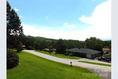 125 Fulton Drive, Hendersonville, NC 28792 - Photo 3