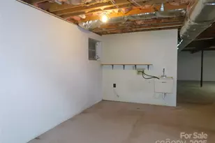 125 Fulton Dr, Hendersonville, NC 28792 - Photo 27