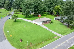 1838 Connelly Springs Rd, Lenoir, NC 28645 - Photo 5