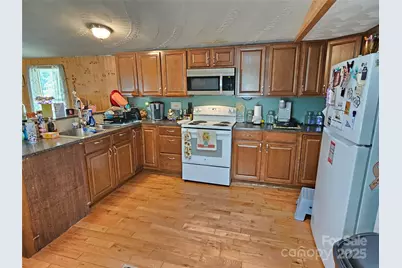 5929 Mourglea Avenue, Connelly Springs, NC 28612 - Photo 17