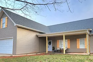 201 Tarrington Dr, Statesville, NC 28625 - Photo 1