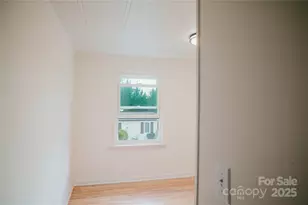 402 Deerfield Ct, Hendersonville, NC 28792 - Photo 25