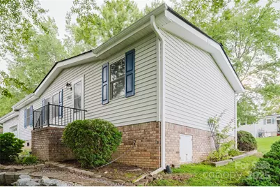 402 Deerfield Court, Hendersonville, NC 28792 - Photo 3