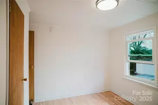 402 Deerfield Ct, Hendersonville, NC 28792 - Photo 27