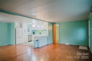 402 Deerfield Ct, Hendersonville, NC 28792 - Photo 13