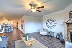 22 Fox Cove Rd, Hendersonville, NC 28792 - Photo 9