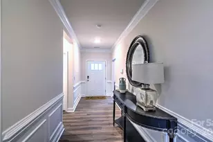 22 Fox Cove Rd, Hendersonville, NC 28792 - Photo 5