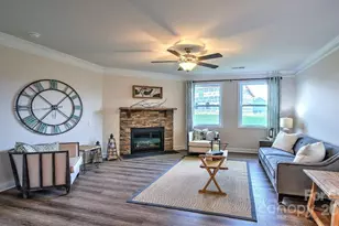 22 Fox Cove Rd, Hendersonville, NC 28792 - Photo 7