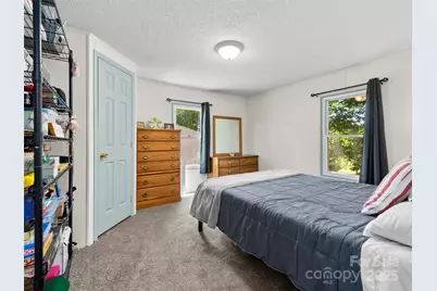 200 Cranbrook Circle, Hendersonville, NC 28792 - Photo 23