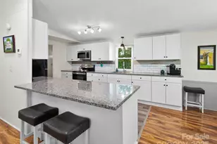 200 Cranbrook Cir, Hendersonville, NC 28792 - Photo 11