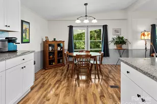 200 Cranbrook Cir, Hendersonville, NC 28792 - Photo 7