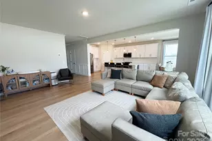 11012 N Cmns Dr, Charlotte, NC 28213 - Photo 17