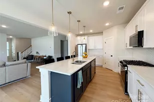 11012 N Cmns Dr, Charlotte, NC 28213 - Photo 15