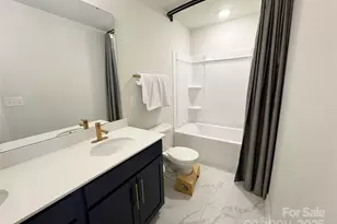 11012 N Cmns Dr, Charlotte, NC 28213 - Photo 31