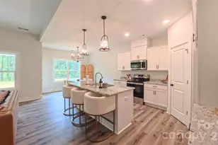 3065 Meadowcrest Dr, Clover, SC 29710 - Photo 7