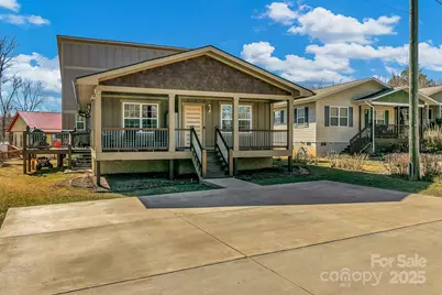 215 E Oakview Road, Asheville, NC 28806 - Photo 1